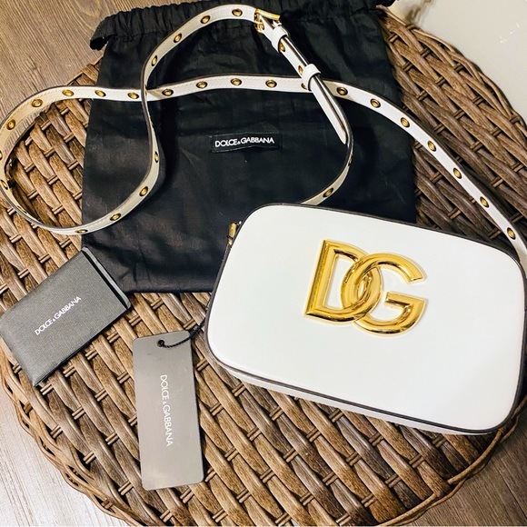 NEW WITH TAGS! 100% Authentic Dolce And Gabbana White Logo Leather Camera Bag - Picture 2 of 13